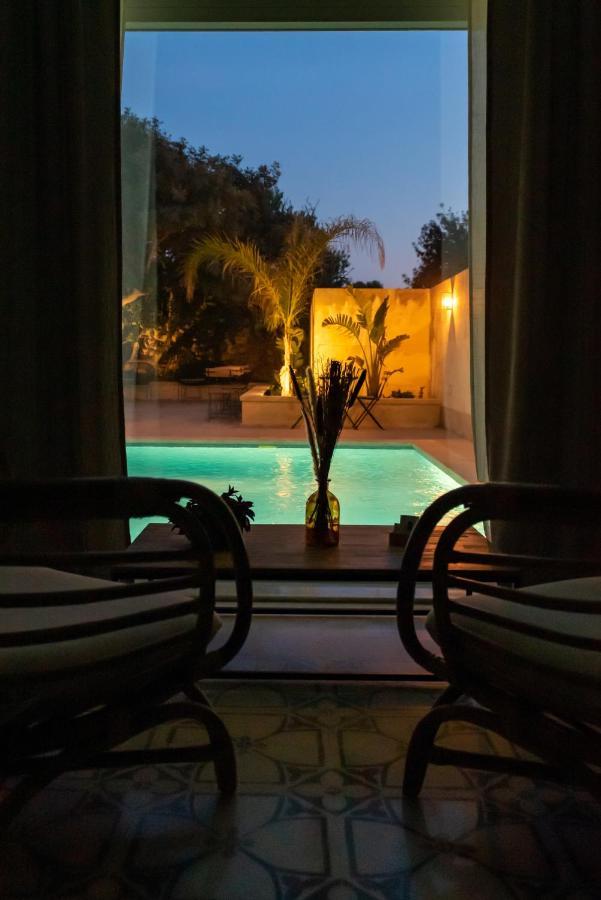 Bed and Breakfast The Carob Tree à Victoria Extérieur photo